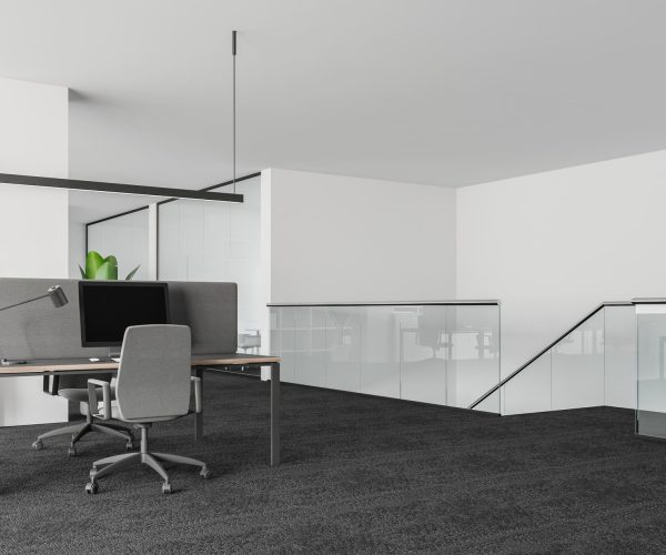 Bureau blanc avec ordinateur